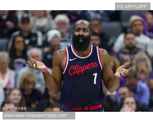 哈登关键时刻缺乏沟通两次让队友接球却未回头引发争议 哈登关键时刻缺乏沟通两次让队友接球却未回头引发争议