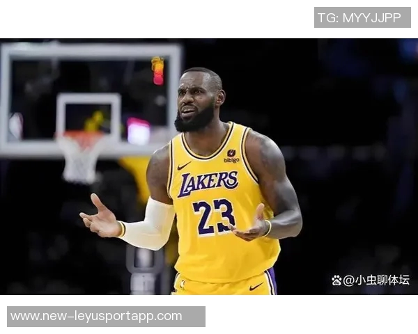 湖人自媒体惊叹41岁勒布朗重返赛场仍肩负防守重任 湖人自媒体惊叹41岁勒布朗重返赛场仍肩负防守重任