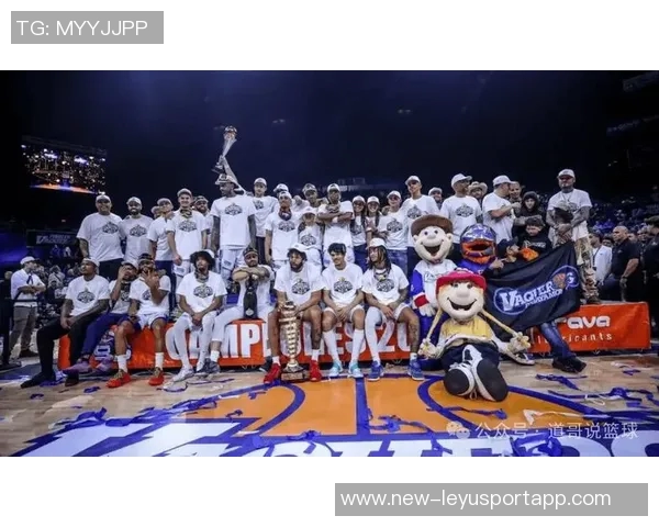 意大利炮正式加盟CBA旧将聚集同届状元遗憾退役UCLA双雄继续奋斗 意大利炮正式加盟CBA旧将聚集同届状元遗憾退役UCLA双雄继续奋斗