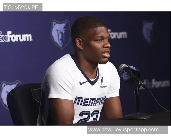 小杨面临巨大压力科沃德11号秀场均19分三项命中率惊人 小杨面临巨大压力科沃德11号秀场均19分三项命中率惊人